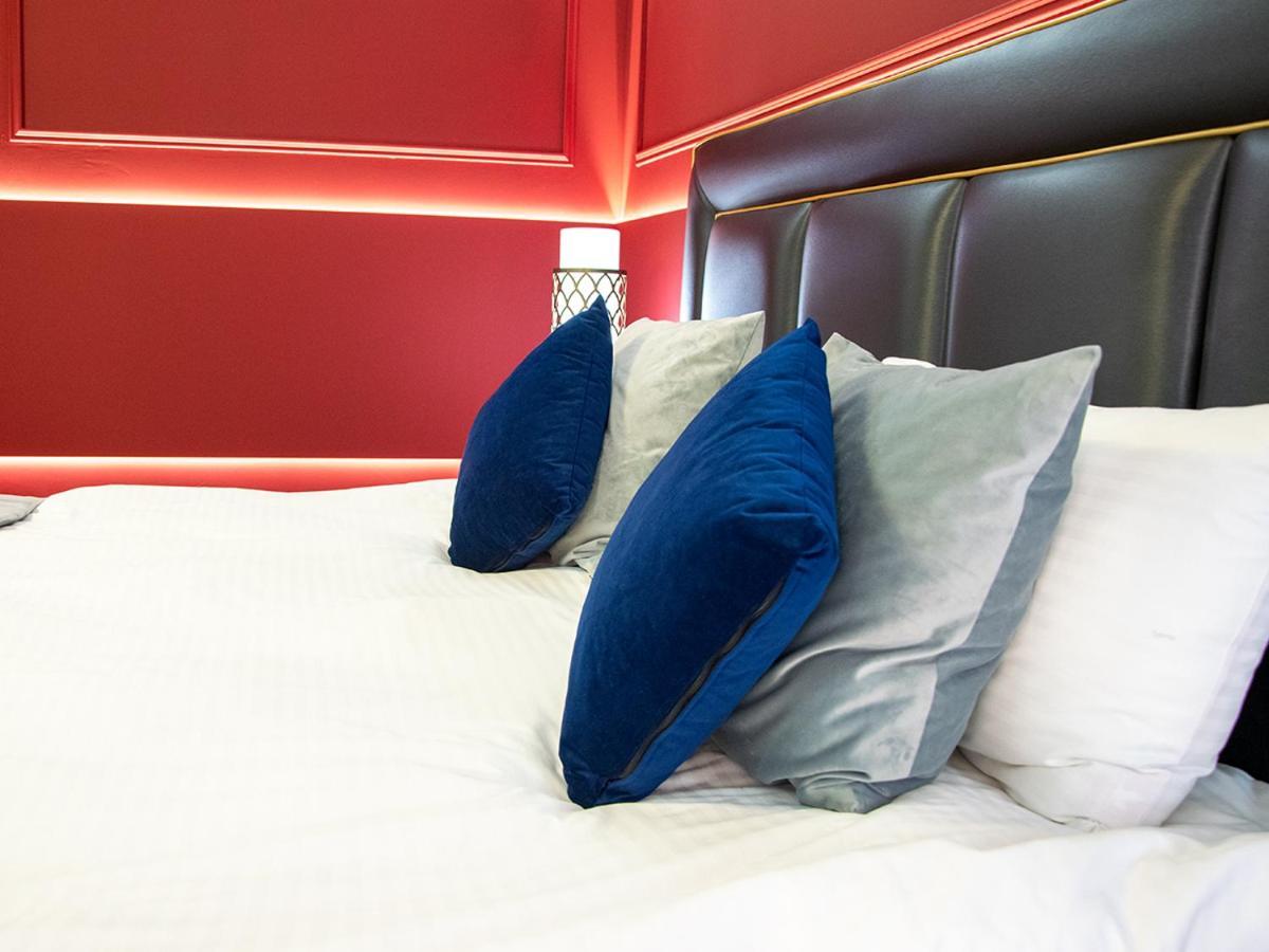Aquaperla Hotel & Spa キシナウ エクステリア 写真