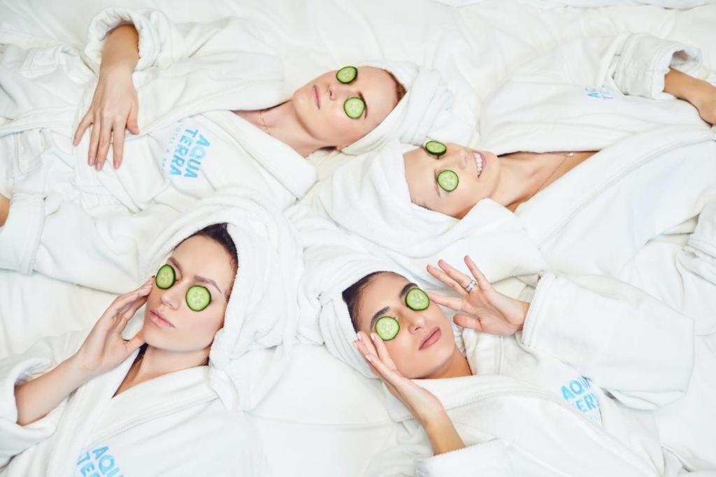 Aquaperla Hotel & Spa キシナウ エクステリア 写真