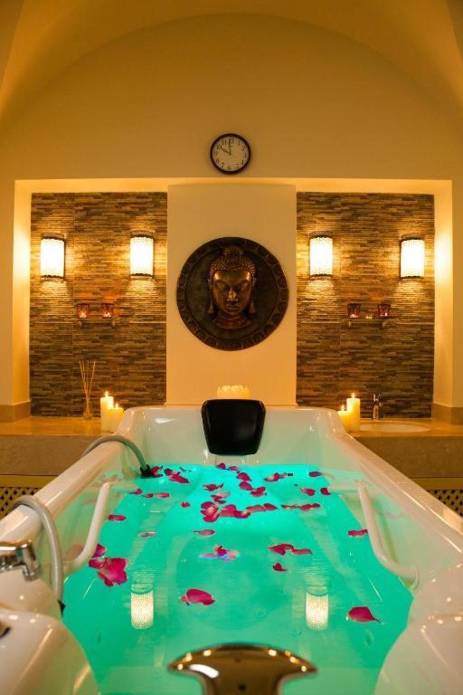 Aquaperla Hotel & Spa キシナウ エクステリア 写真