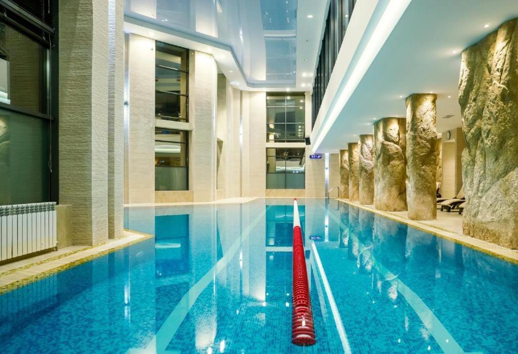 Aquaperla Hotel & Spa キシナウ エクステリア 写真