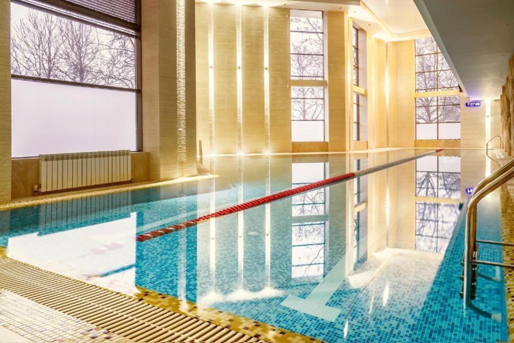 Aquaperla Hotel & Spa キシナウ エクステリア 写真