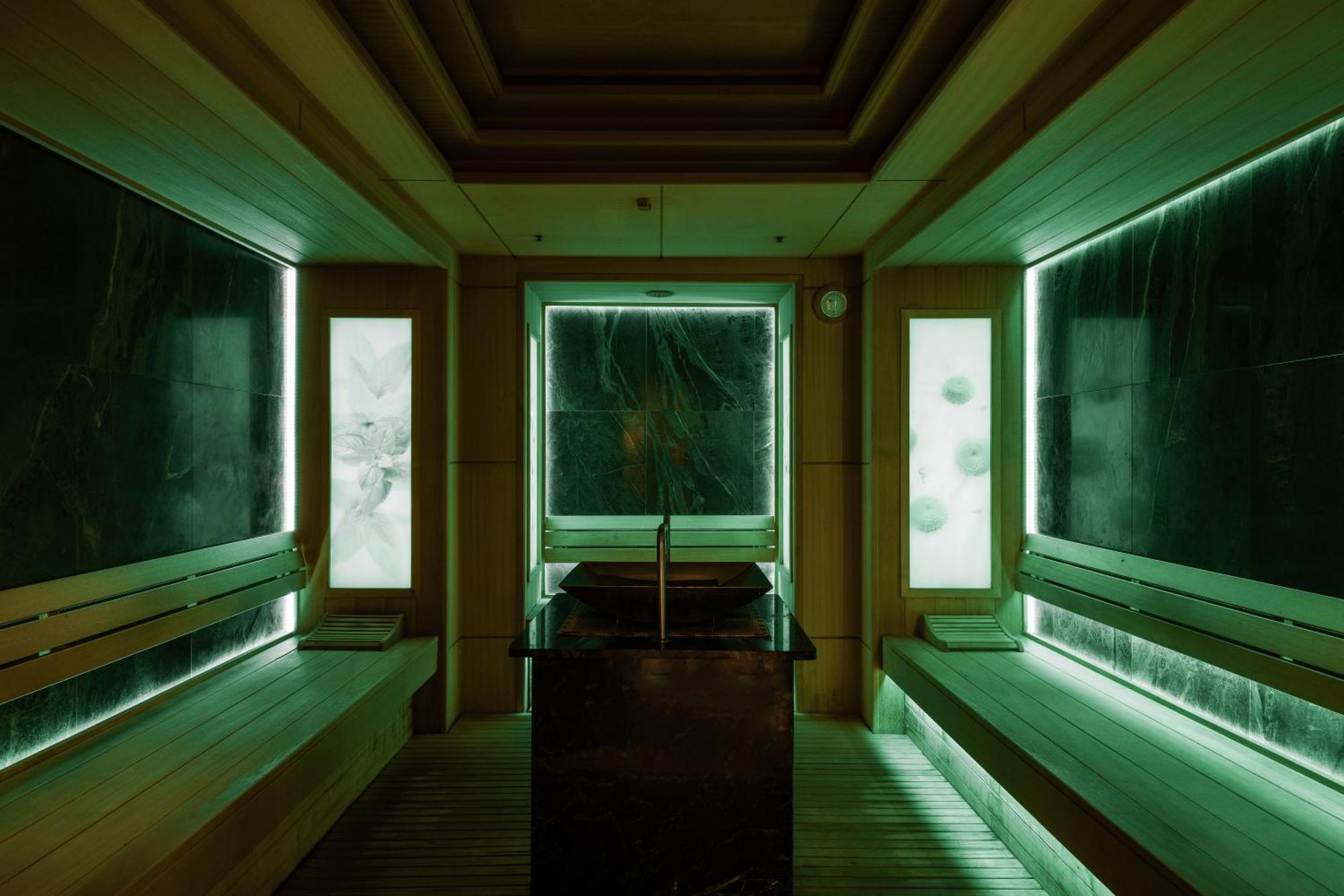 Aquaperla Hotel & Spa キシナウ エクステリア 写真