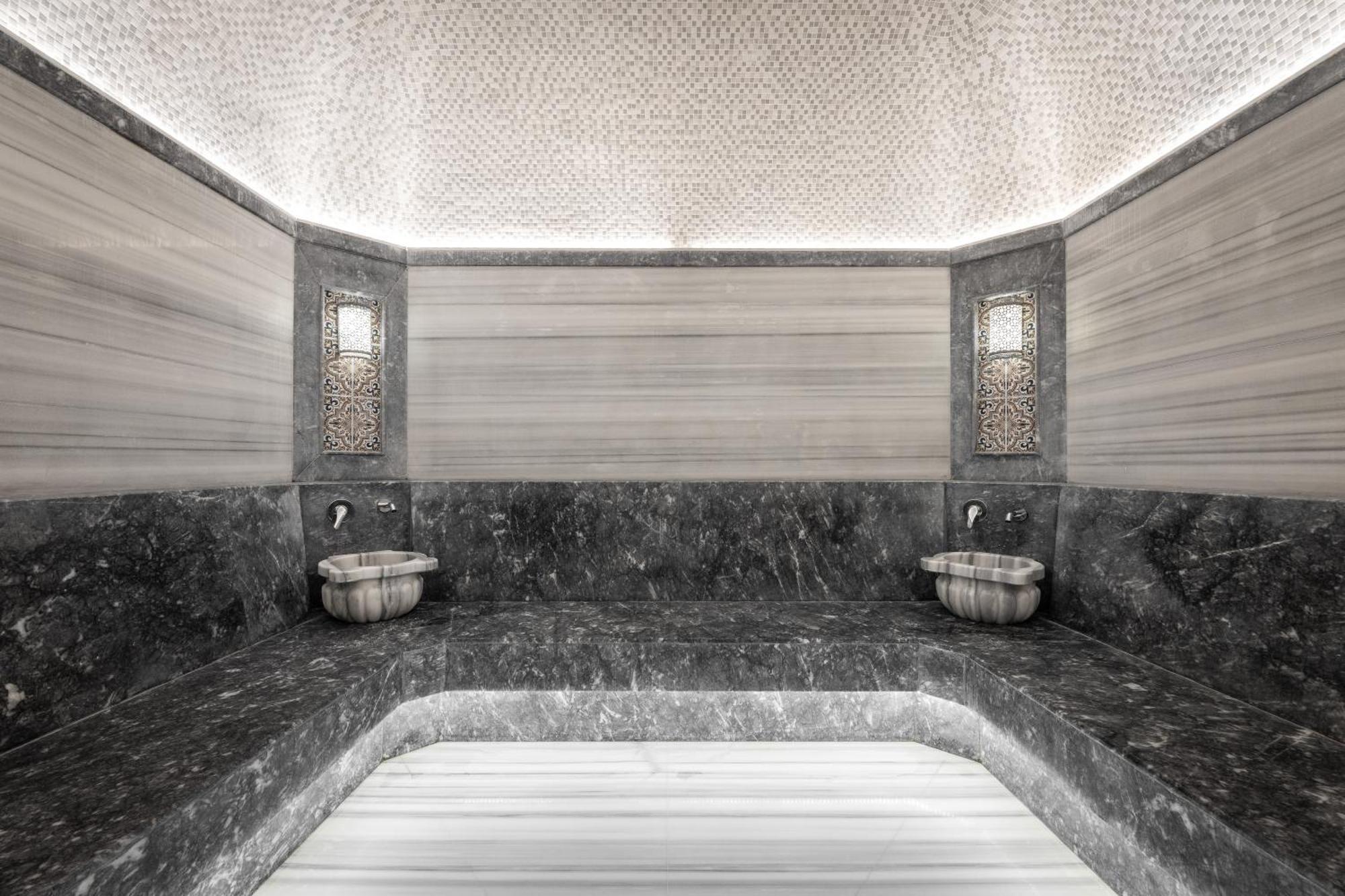 Aquaperla Hotel & Spa キシナウ エクステリア 写真