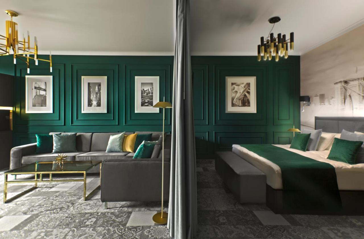 Aquaperla Hotel & Spa キシナウ エクステリア 写真